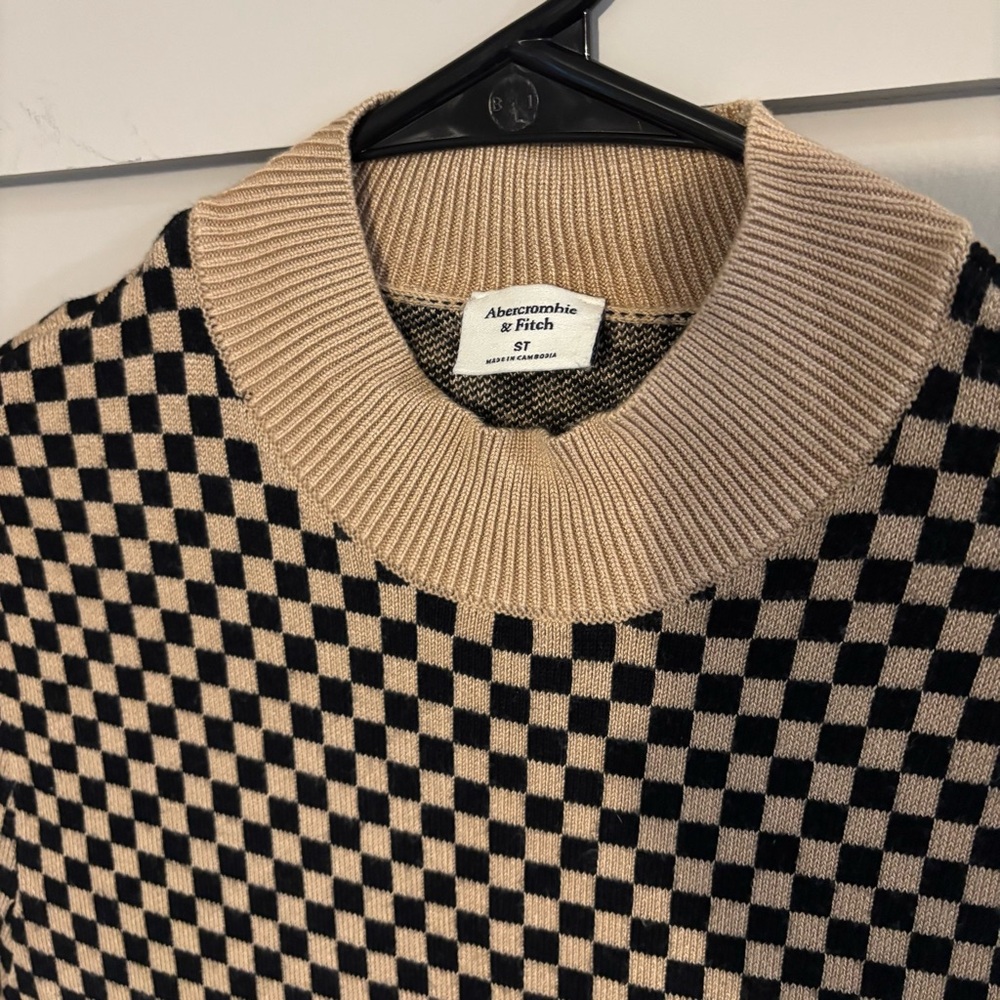 Abercrombie & Fitch Checkered Sweater - Black and Beige